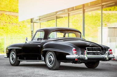 Novosibirsk, Rusya - 16 Haziran 2017: Mercedes-Benz 190 sl