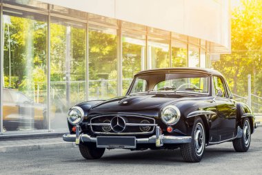 Novosibirsk, Rusya - 16 Haziran 2017: Mercedes-Benz 190 sl
