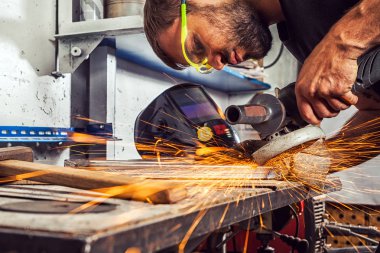  Kaynakçı biler metal açılı taşlama Atölyesi