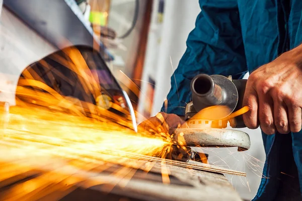 adam bir metal biler 