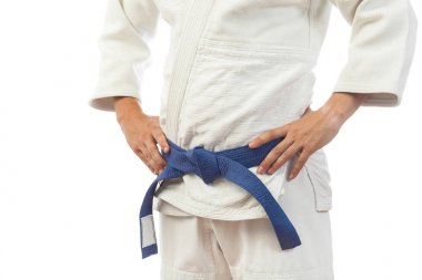Judo için beyaz bir kimono bir erkekte Close-Up