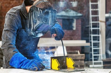 adam bir metal kaynak kaynak 