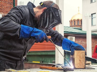 adam bir metal kaynak kaynak 