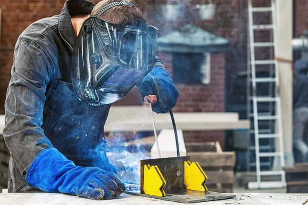 adam bir metal kaynak kaynak 