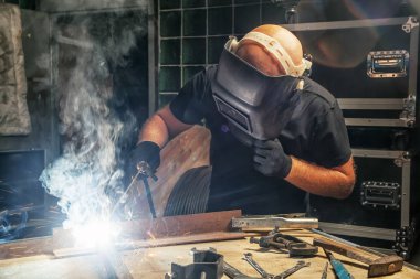 adam bir metal kaynak makinası bira 