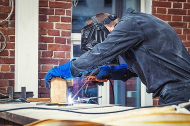 adam bir metal kaynak makinası bira 