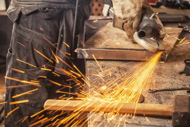 biler kadar metal ürün açı öğütücü ile kapatın.