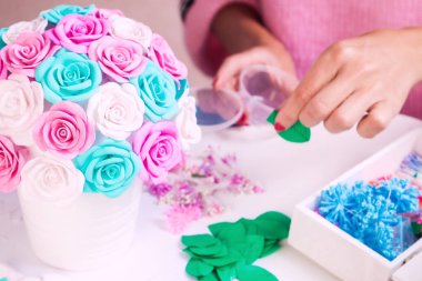 kadın yapma yapay gül 