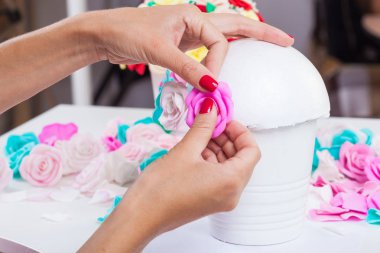 kadın yapma yapay gül