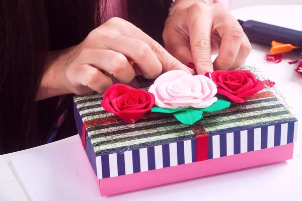 kadın yapma yapay gül