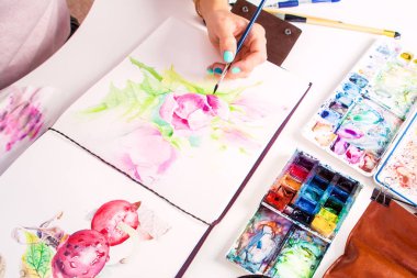 Yakın çekim sanatçı boyalar