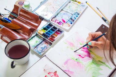 Yakın çekim sanatçı boyalar