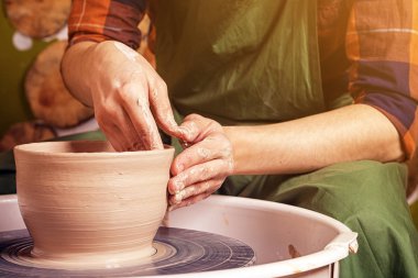 Kil çömlek kadın yakından sculpts