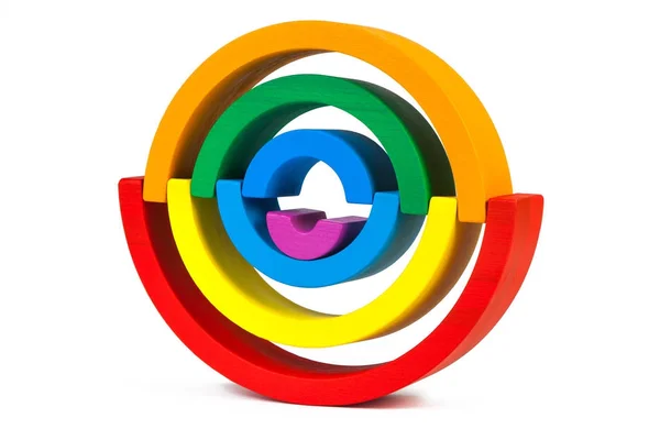 Arco-íris de brinquedo de madeira — Fotografia de Stock