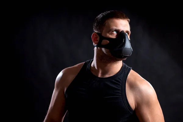 Dark Haired Man Athlete Black Training Mask Sports Shirt Pensively — Stock Photo, Image