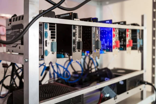 Computer Apparatuur Grafische Kaarten Voor Crpytocurrency Mijnbouw Close — Stockfoto