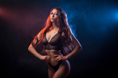 Genç güzel kadın.