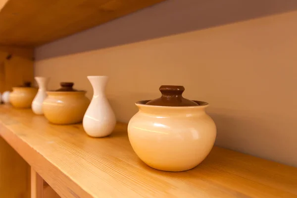 Pots Céramique Beige Petits Vases Blancs Pour Couleur Sur Une — Photo