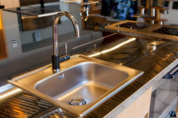 Beautiful Mettalic Sink Modern Kitchen — Stock Photo, Image