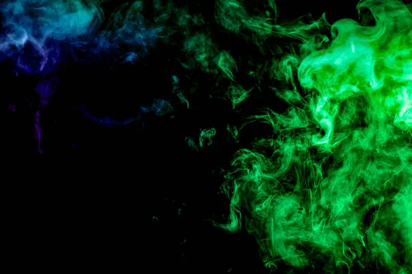 Fumaça Multicolorida Densa Cores Verde Azul Fundo Isolado Preto Antecedentes — Fotografia de Stock