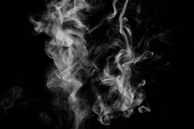 beyaz izole bir siyah duman 