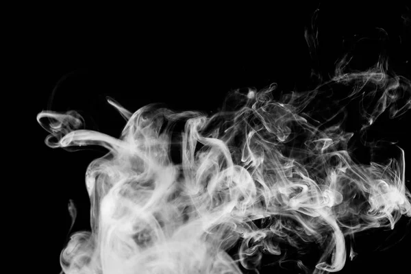Witte rook op een zwart geïsoleerd — Stockfoto