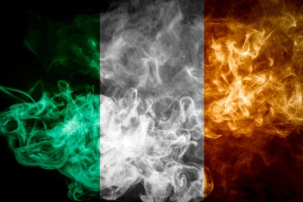 Εθνική Σημαία Της Ιρλανδίας Από Χοντρό Χρωματιστό Καπνού Πάνω Μαύρο — Φωτογραφία Αρχείου