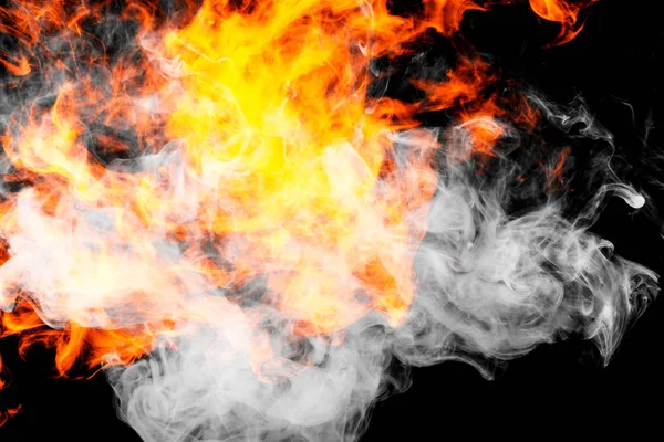 Des Flammes Ardentes Denses Fument Sur Fond Noir Isolé Contexte — Photo