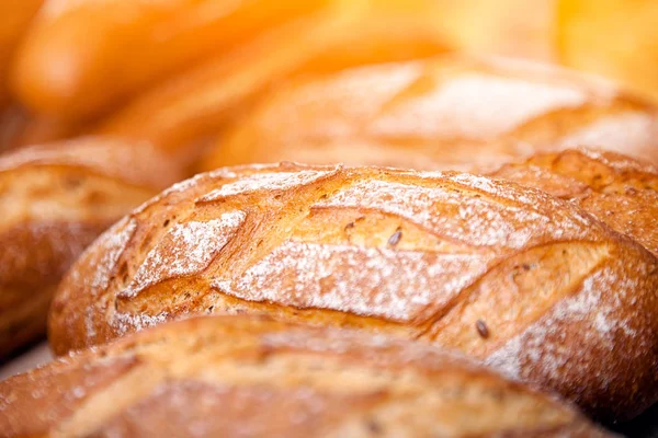 Zbliżenie Świeży Biały Chleb Bułeczki Piekarni Świeżego Chleba — Zdjęcie stockowe