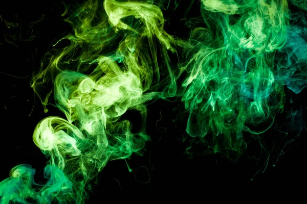 Fumée Dense Multicolore Couleurs Vertes Jaunes Sur Fond Isolé Noir — Photo