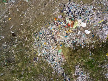 Helikopter dron vurdu. Hava fotoğrafçılığı modern kentsel çöplük gibi. Kentin ekolojik çevre kirletici enkaz bir sürü düzenli depolama