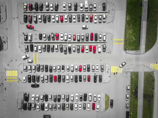 近代的な都市駐車場の空中写真 上から見た車駐車場 — ストック写真