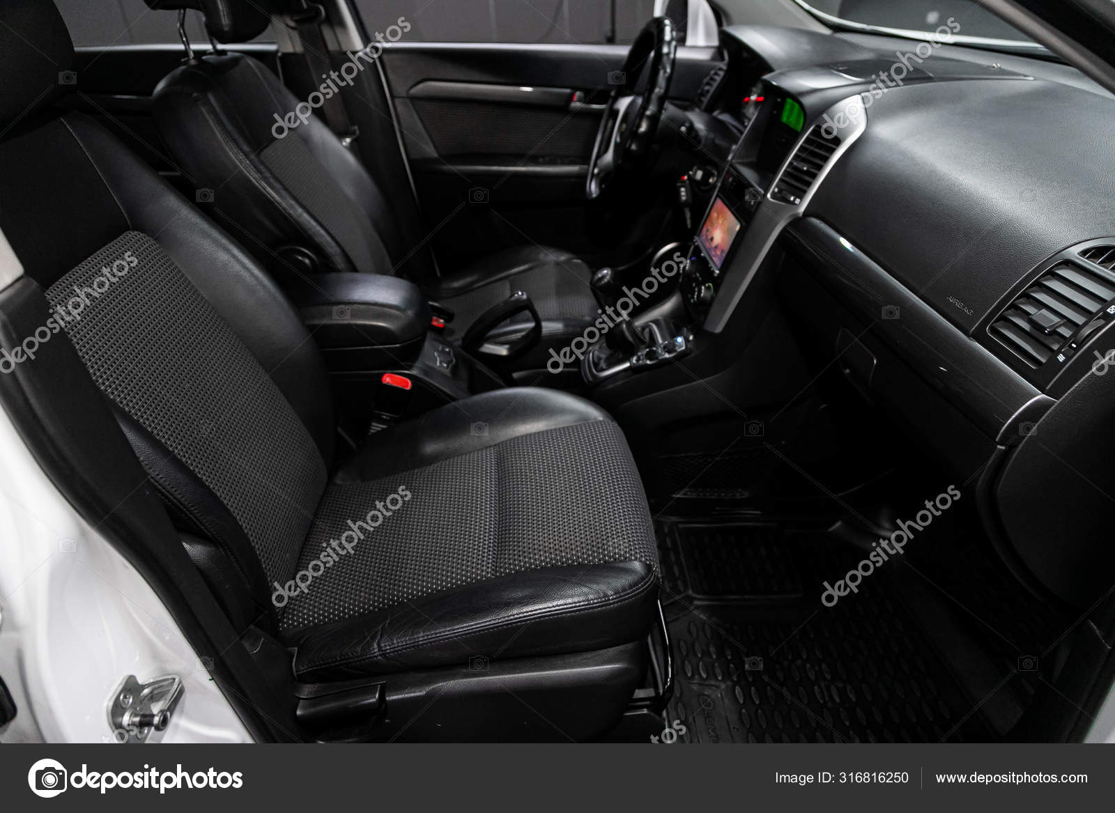 Novosibirsk Russia September 2019 Chevrolet Captiva Luxury