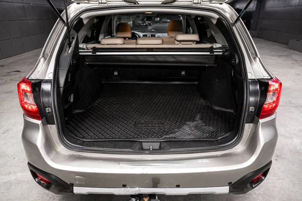 Novosibirsk Rusko Září 2019 Subaru Outback Detailní Záběr Otevřený Kufr — Stock fotografie