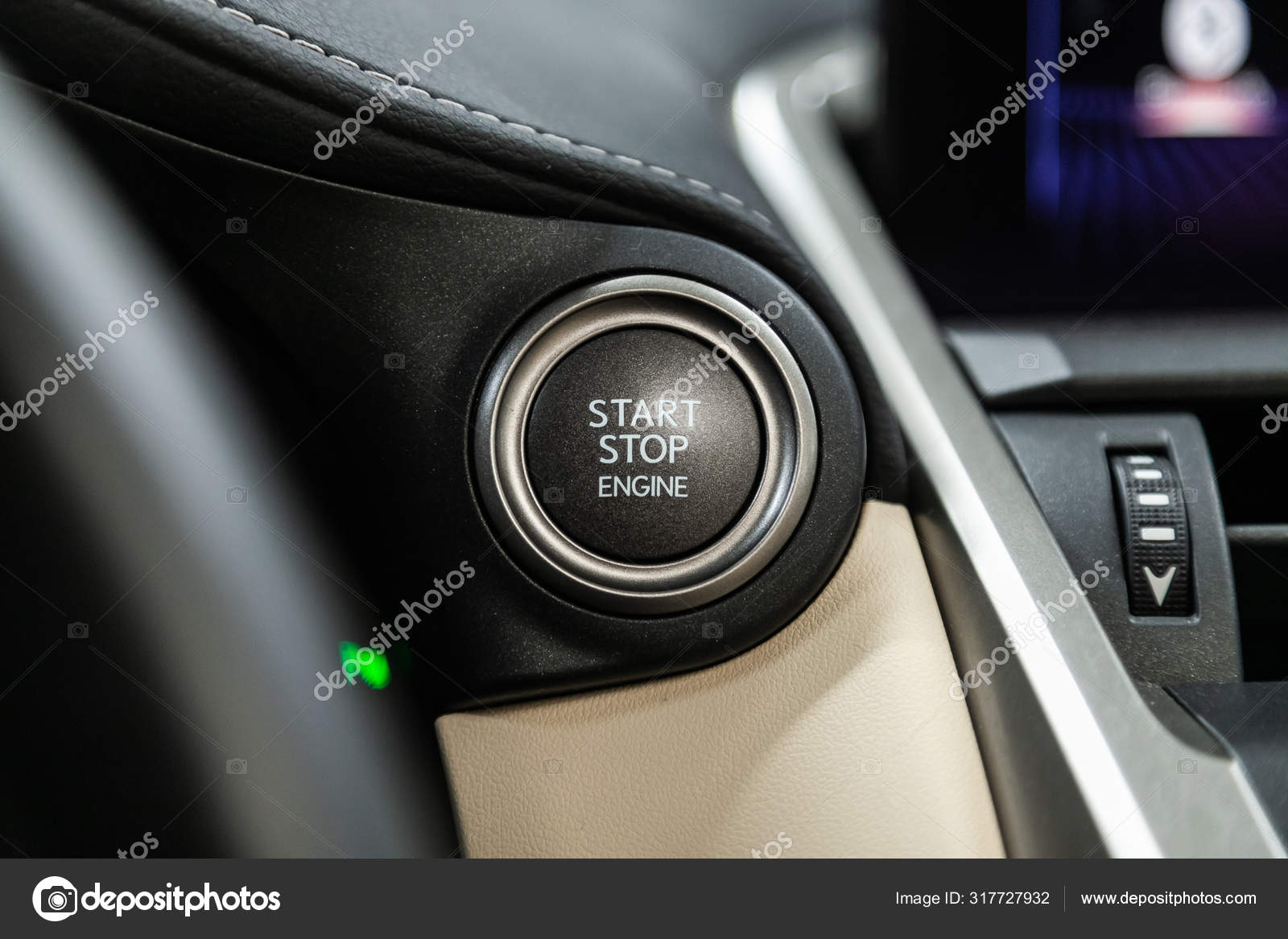 Новосибирск Россия Сентября 2019 Года Lexus Nx300 Кнопка Пуск.