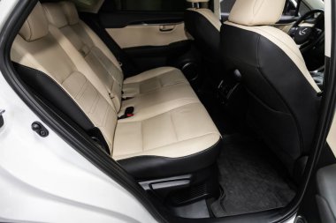 Novosibirsk, Rusya 18 Eylül 2019: Lexus Nx300, Deri iç tasarım, araç yolcu ve sürücü koltukları emniyet kemeri ile. 