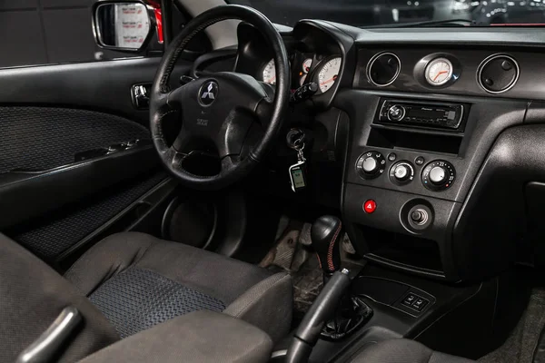 Novosibirsk Rusia Septiembre 2019 Mitsubishi Outlander Luxury Car Interior Volante —  Fotos de Stock
