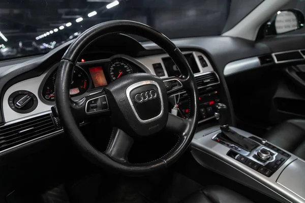Novosibirsk Ryssland Oktober 2019 Audi Lyxbil Interiör Ratt Växelspak Multimediasystem — Stockfoto