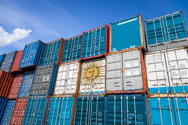 Nationale Vlag Van Argentinië Een Groot Aantal Metalen Containers Voor — Stockfoto