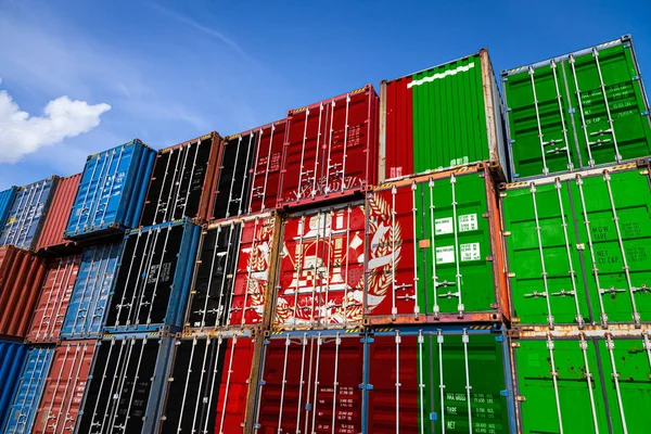 Nationale Vlag Van Afghanistan Een Groot Aantal Metalen Containers Voor — Stockfoto