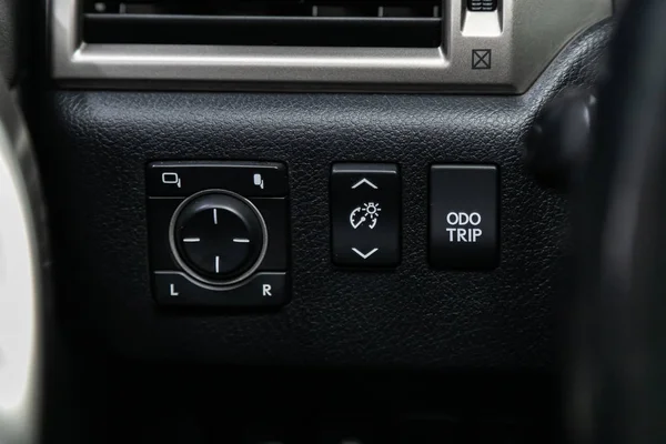 2019年10月5日 俄罗斯Novosibirsk Lexus Gx460 Close Buttons Side Mirror Adjustment Buttons — 图库照片