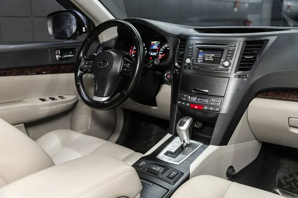 Novosibirsk Rússia Outubro 2019 Subaru Outback Close Painel Jogador Volante — Fotografia de Stock