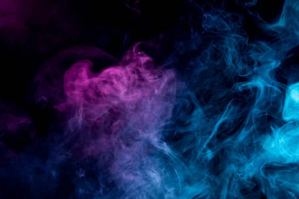 Modello Neon Rosa Blu Viola Fumo Uno Sfondo Scuro Isolato — Foto Stock