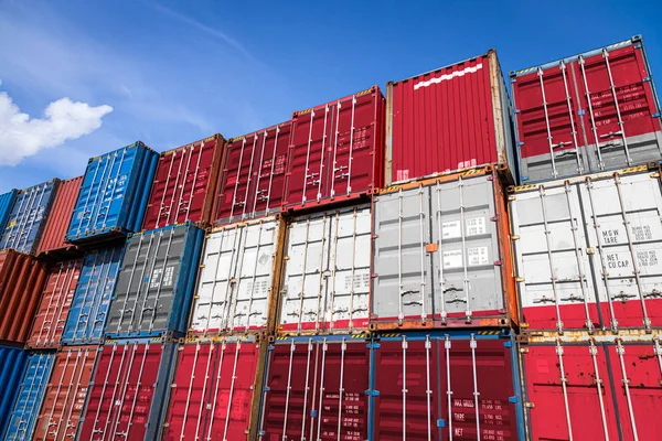 Nationale Vlag Van Oostenrijk Een Groot Aantal Metalen Containers Voor — Stockfoto