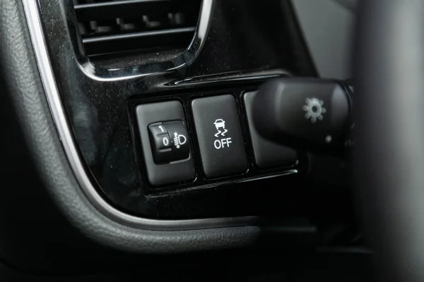 2019年10月9日 俄罗斯Novosibirsk Mitsubishi Outlander Close Headlight Road Setting Buttons 现代汽车内部 — 图库照片