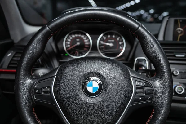 Novosibirsk Rusya Ekim 2019 Bmw 118I Siyah Araç Çişleri Gösterge — Stok fotoğraf