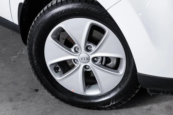 Novosibirsk Russia October 2019 White Kia Soul Close Car Wheel — Stock Photo, Image