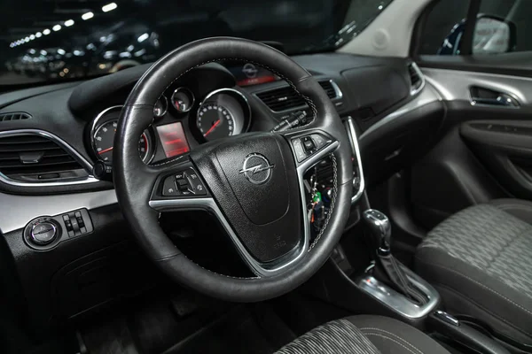 Novosibirsk Ryssland December 2019 Opel Mokka Bil Interiör Instrumentbräda Spelare — Stockfoto