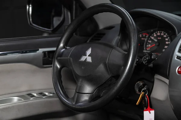 Novosibirsk Rusland Oktober 2019 Mitsubishi Pajero Sport Dashboard Speler Stuurwiel — Stockfoto