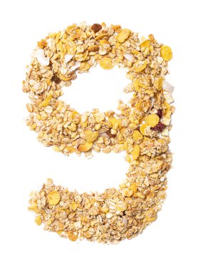 Hindistan cevizi, böğürtlen, kuru üzüm, mısır gevreği ve doğal mısır gevreğiyle birlikte beyaz izole edilmiş arka planda müsli 'den gelen Arapça 